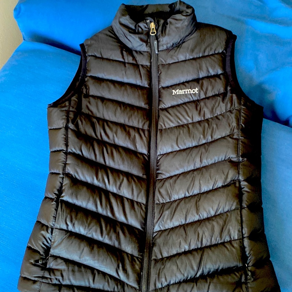 Marmot (Practically Brand New) 700 Fill Puffer Vest! EUC. Size XS